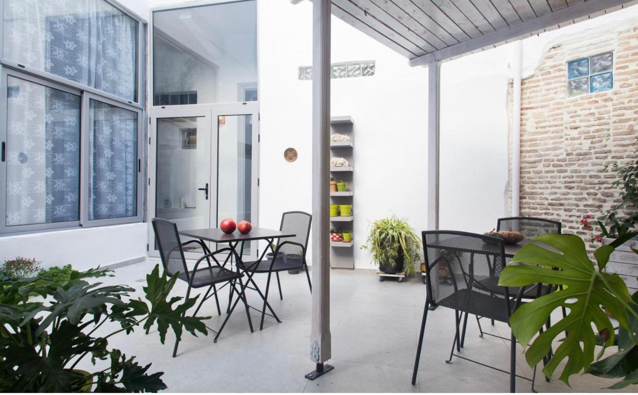 A Litte Taste Of Home Guest House Atene Esterno foto
